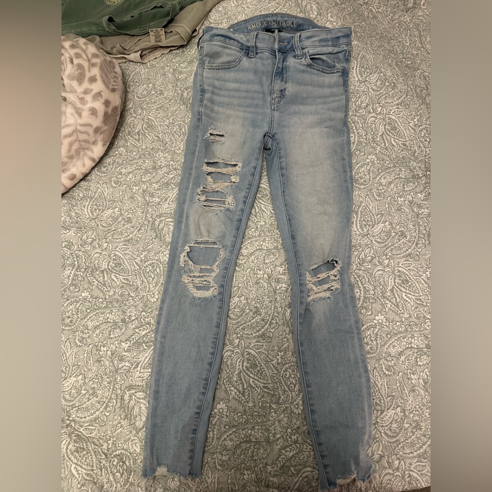 American Eagle Outfitters Light Blue Distressed Skinny Jeans